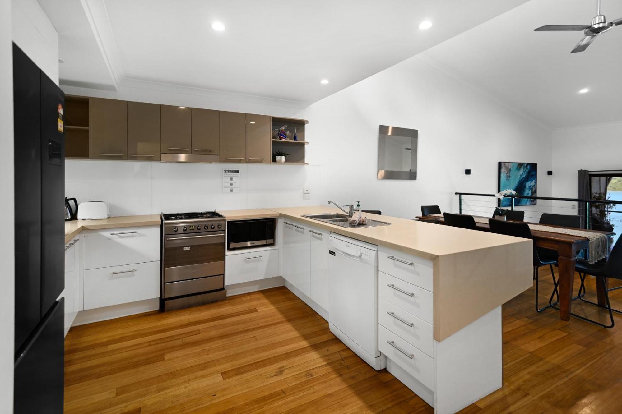 Shorelines Hamilton Island Luaran gambar